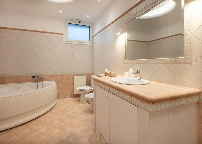 Villa Garden' S Ájoi Theódori